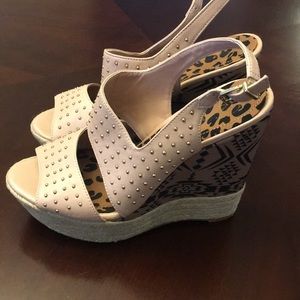 Jessica Simpson wedges